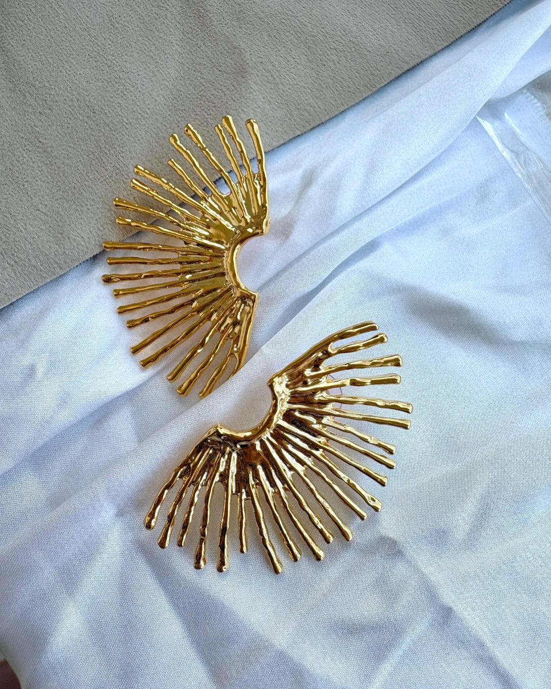 Jhilmil Earrings