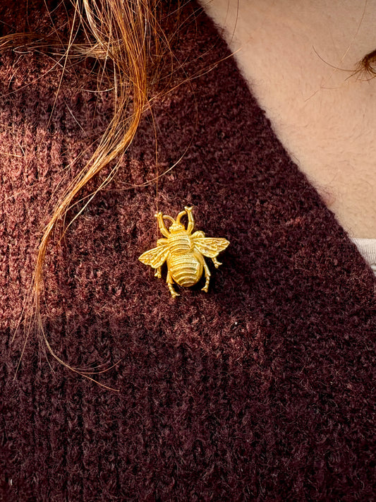Bumble Bee Brooch Button